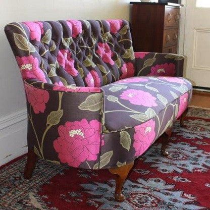 Peony Deep Button Settee